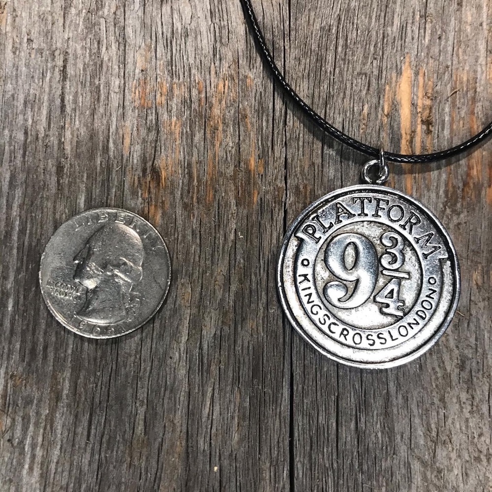 Harry Potter Platform 9 3/4 Silver Necklace - Picture 2 of 2